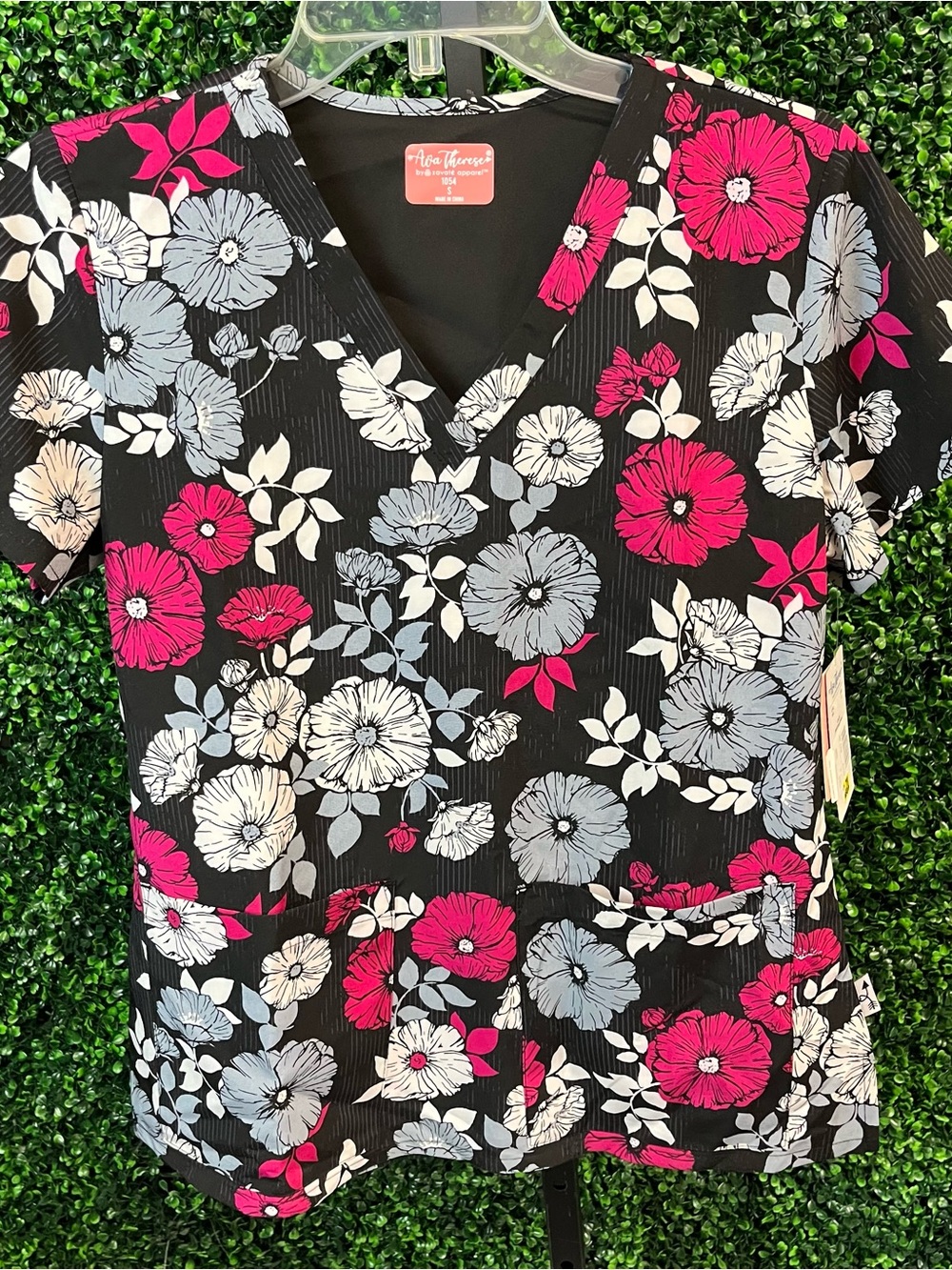 NWT Zavate Black Floral Print Women’s Scrub Top Size Small